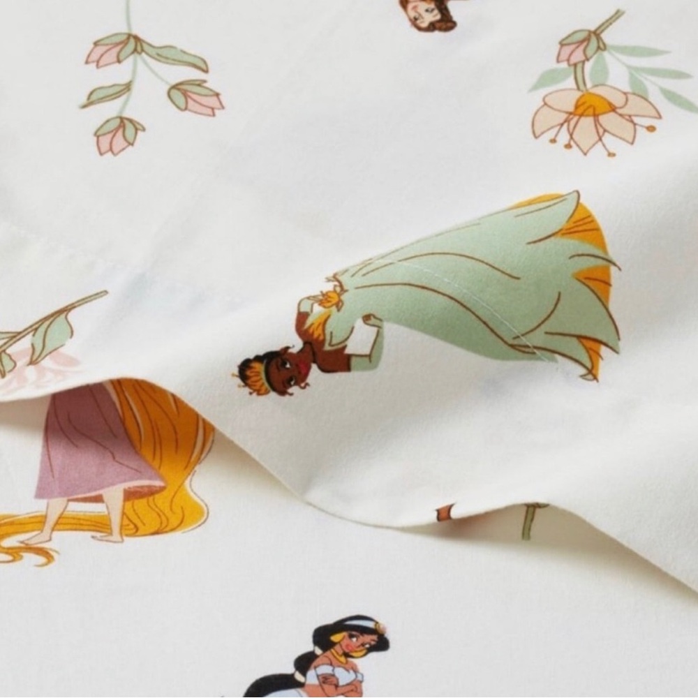 Twin Princess Characters Kids' Sheet Set - The Disney Collection by Pillowfort - Picture 2 of 6
